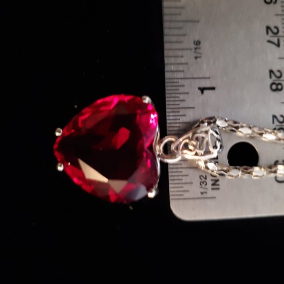 Stunning Ruby Red Glass Heart On 925 Marked Basket Setting - Picture 8 of 14